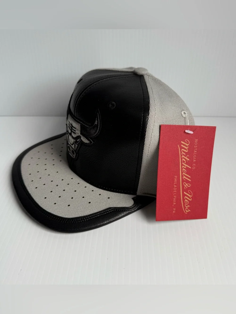 NWT Mitchell & Ness Chicago Bulls Black Gray Day One Adjustable Snapback Hat Cap